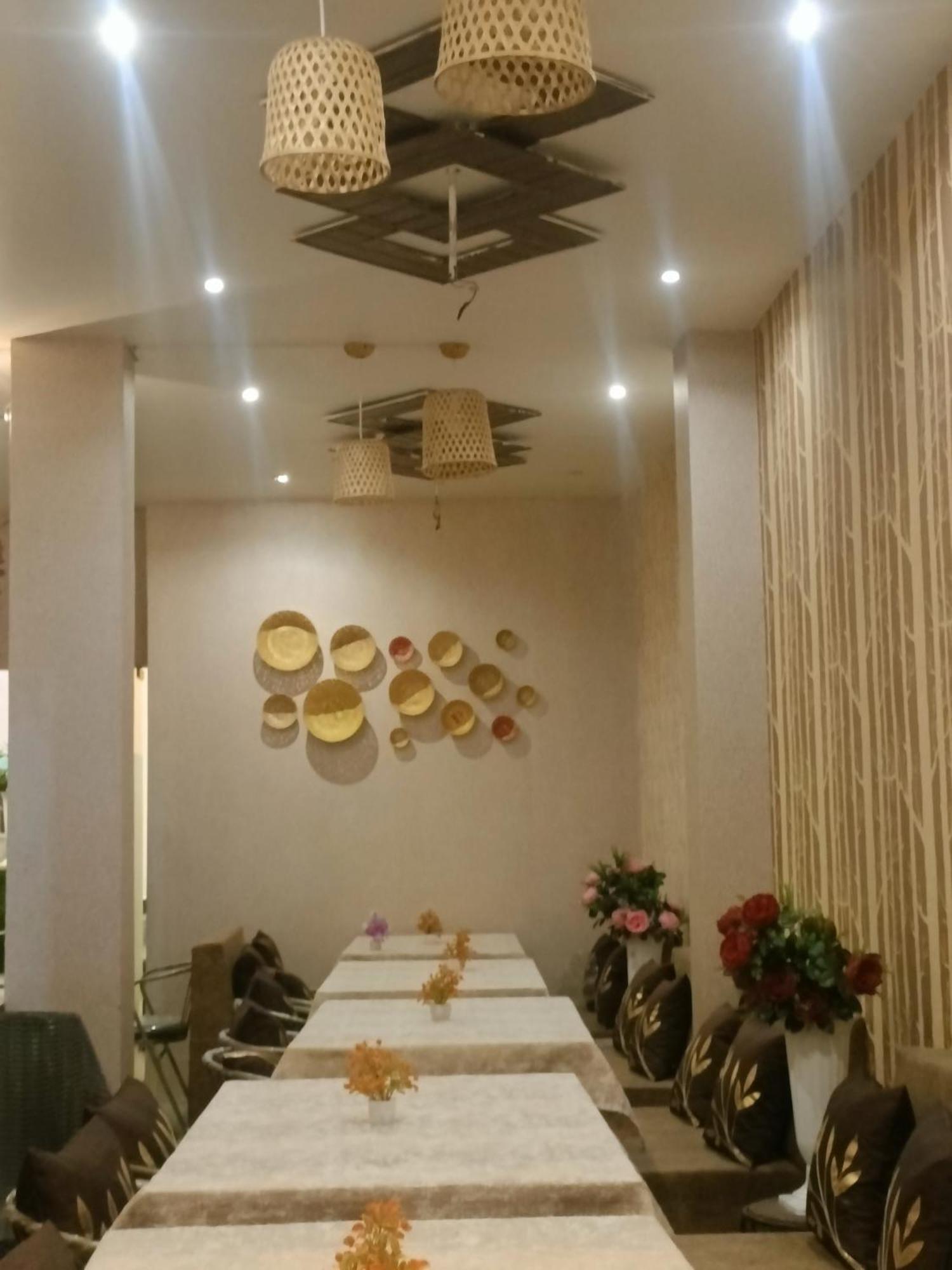 Rk Hotel & Restaurant Dewas Extérieur photo
